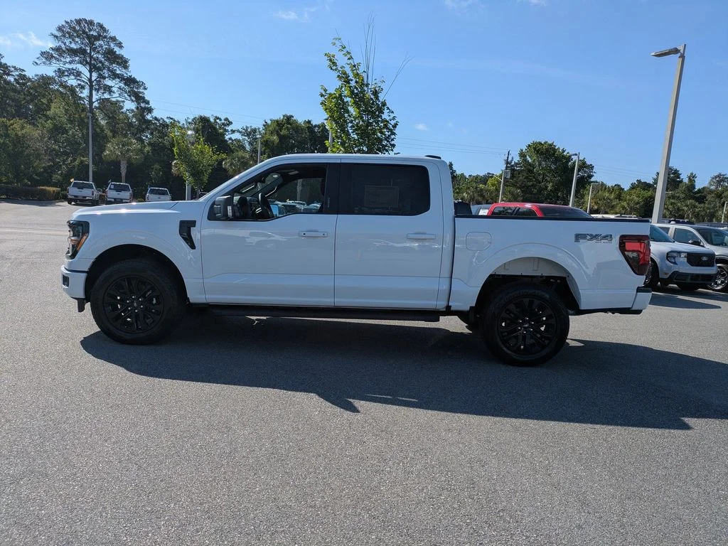 New 2026 Oxford White Ford XLT image 7