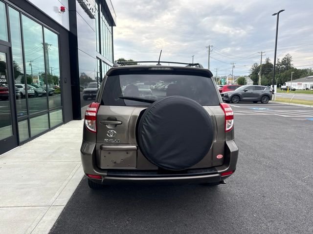 Used 2011 Brown Toyota Base image 4