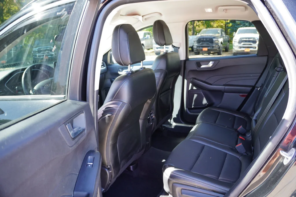 Used 2022 Agate Black Metallic Ford SEL image 16