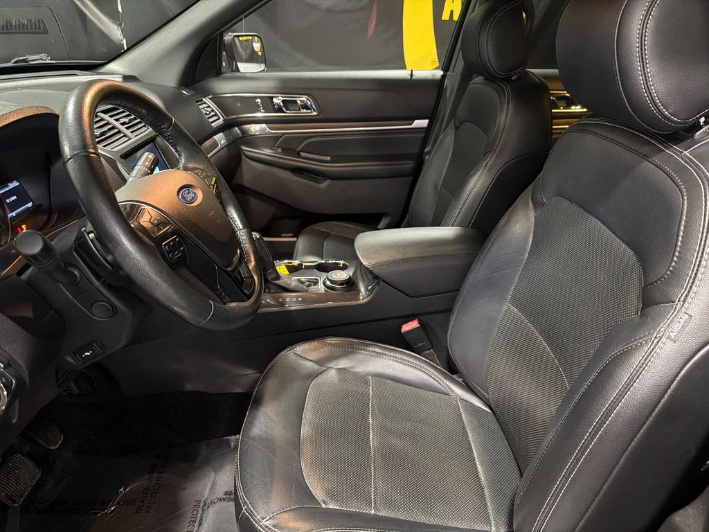 Used 2017 Shadow Black Ford Limited image 12