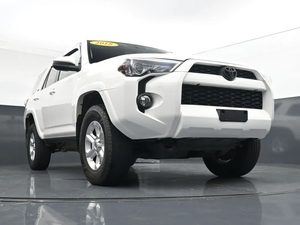 Used 2018 White Toyota SR5 image 28