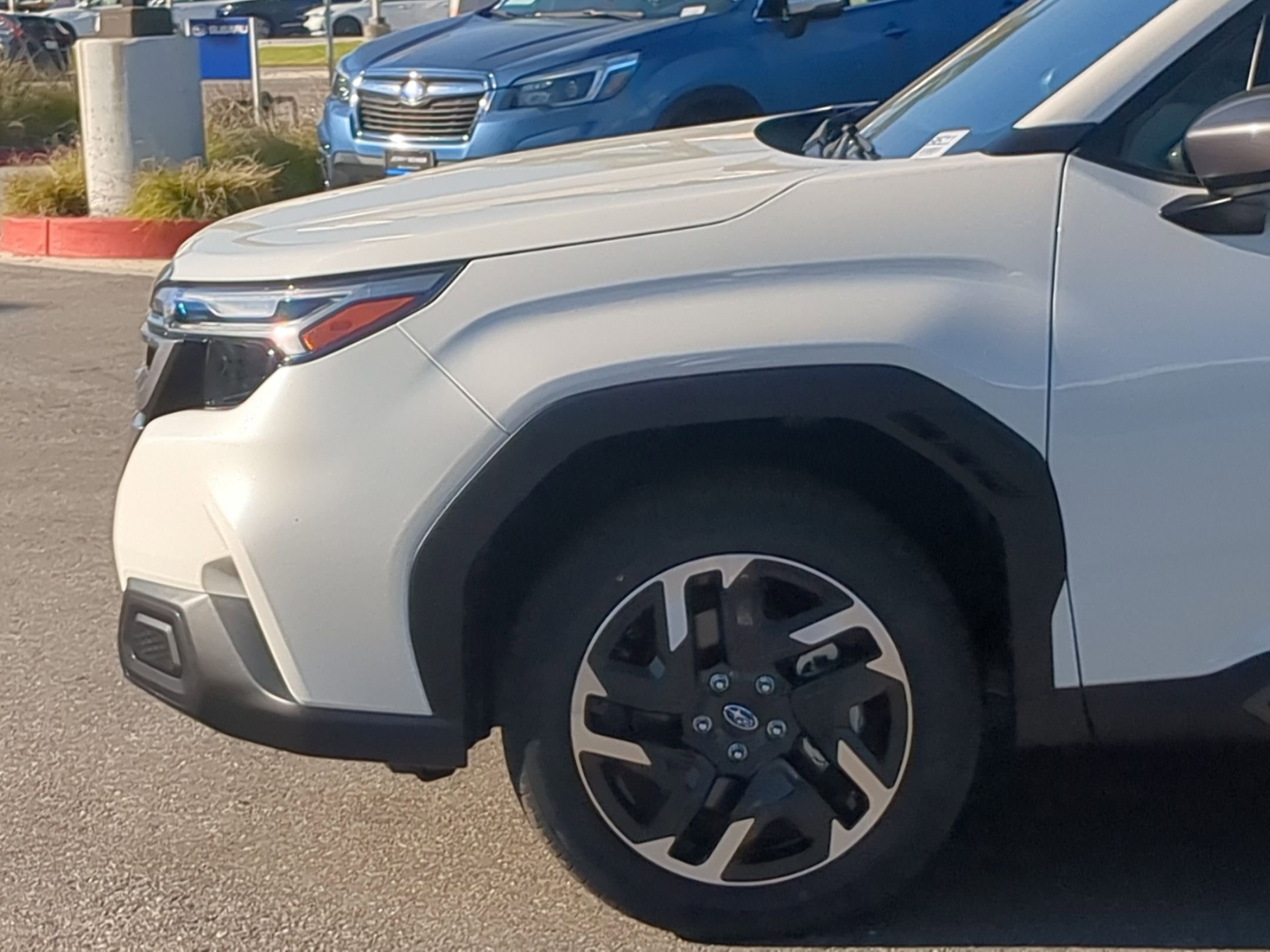 New 2026 CRYSTAL WHITE PEARL Subaru Limited image 15