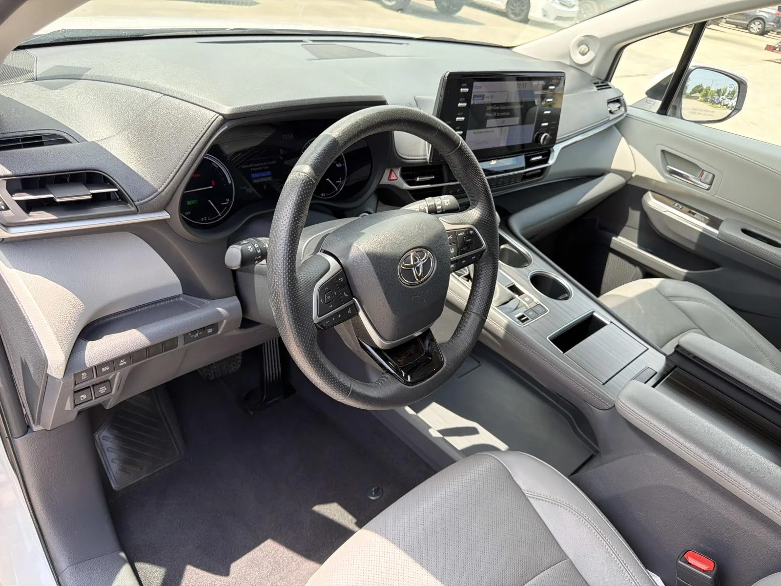 Used 2023 Beige Toyota Limited AWD 7-Passenger (Natl) image 18