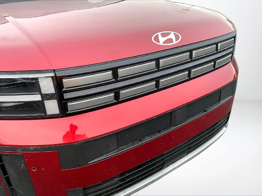 Used 2025 Red Hyundai SEL image 27