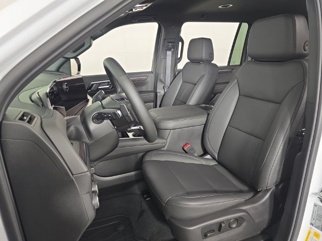 Used 2026 Summit White Chevrolet LT image 25