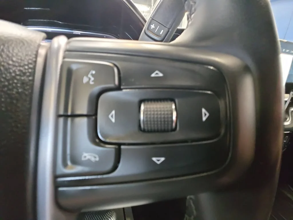 Certified Used 2025 Sterling Metallic GMC Elevation image 19