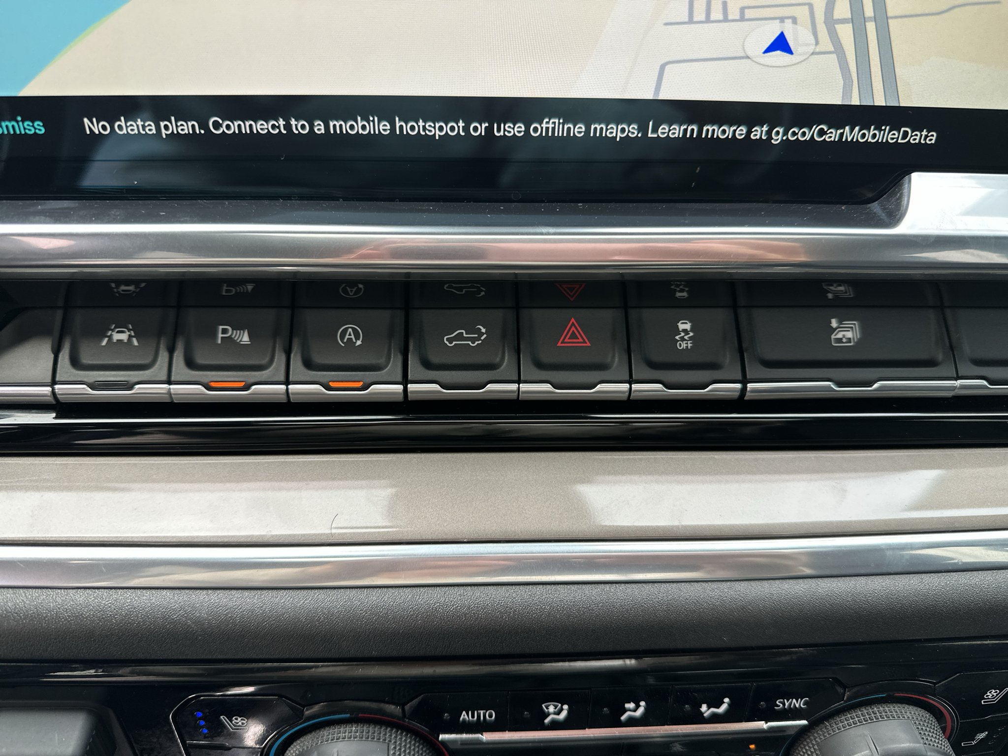 Used 2022 Iridescent Pearl Tricoat Chevrolet High Country image 27