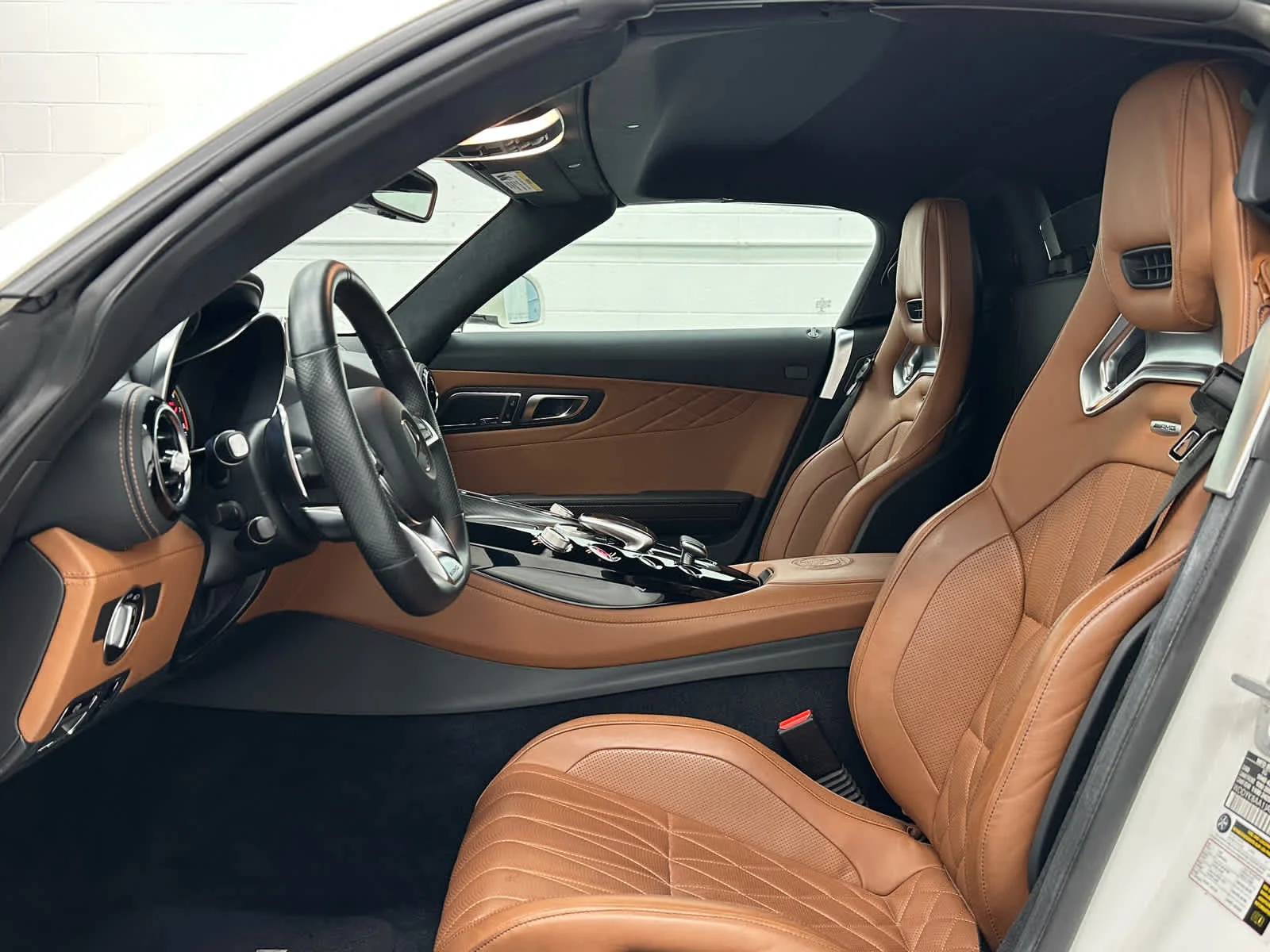 Used 2018 designo Diamond White Metallic Mercedes-Benz AMG® GT C image 18