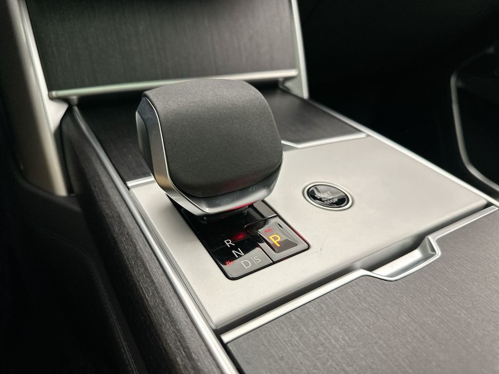 New 2026 Fuji White Land Rover SE image 12