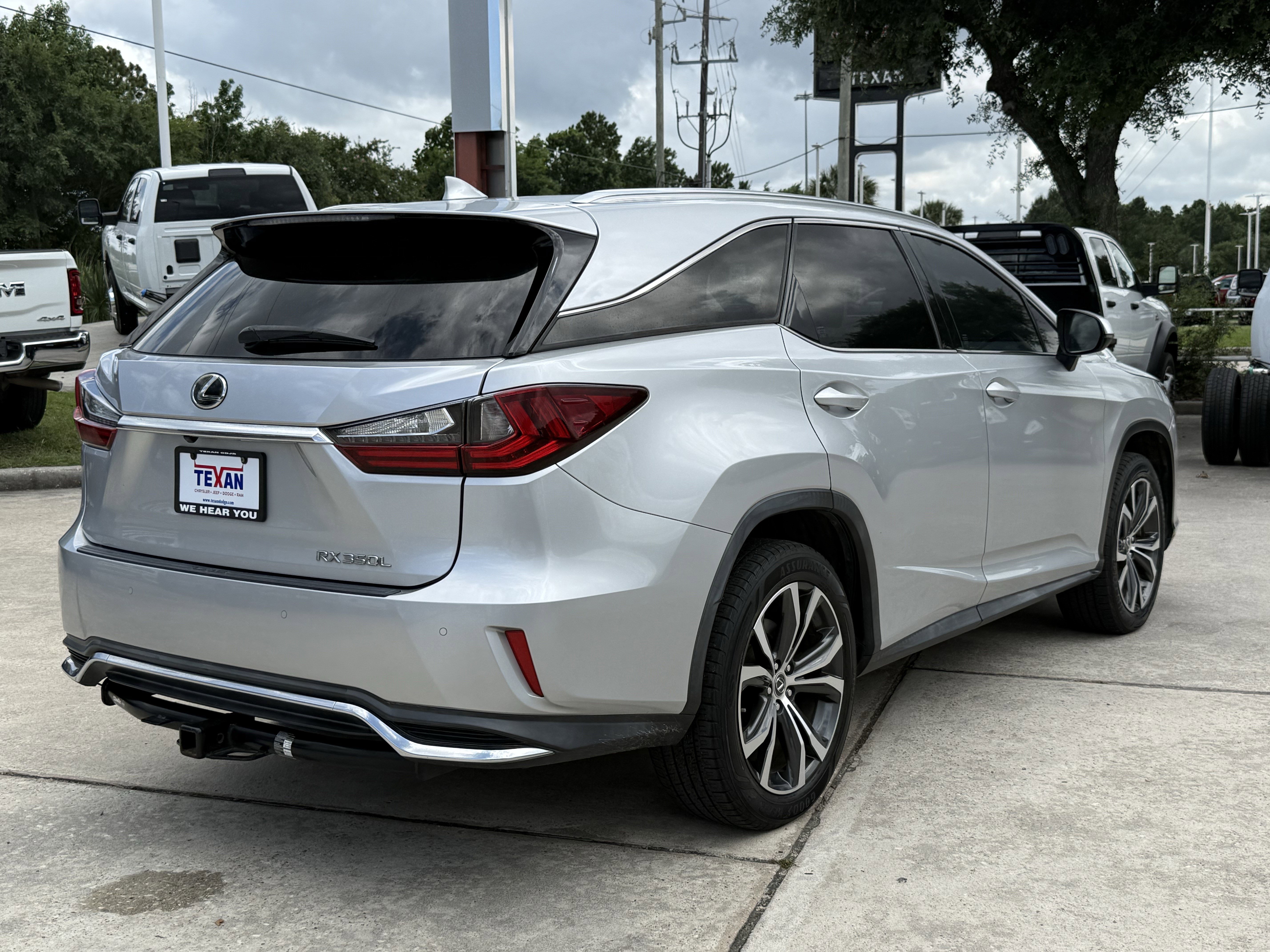 Used 2018 Silver Lexus RX 350L Premium image 4