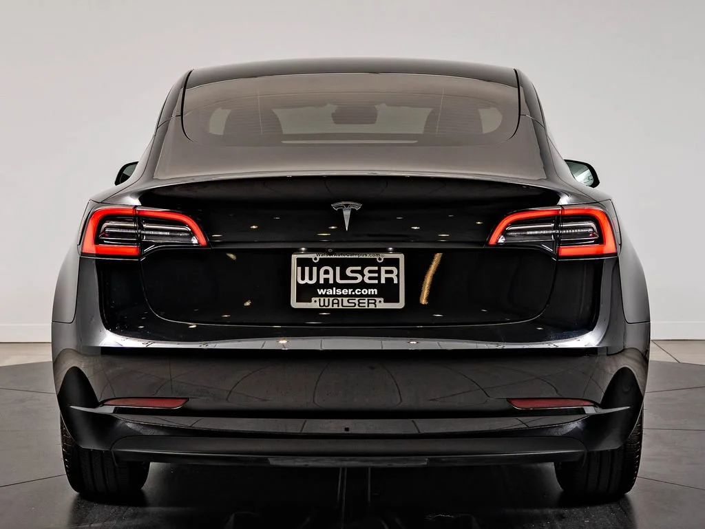 Used 2023 Black Tesla  image 7