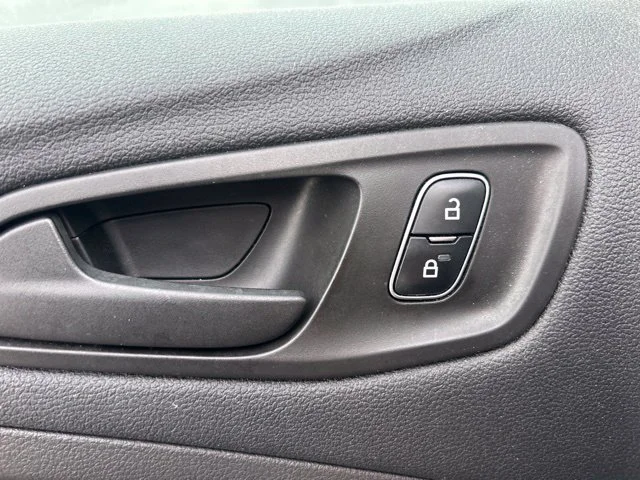 Used 2018 Blue Ford S image 17