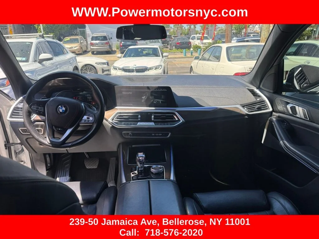 Used 2022 White BMW sDrive40i image 23