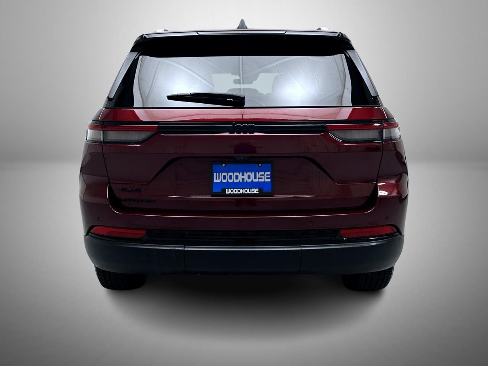 New 2025 Velvet Red Pearl-Coat Exterior Paint Jeep Altitude X image 6