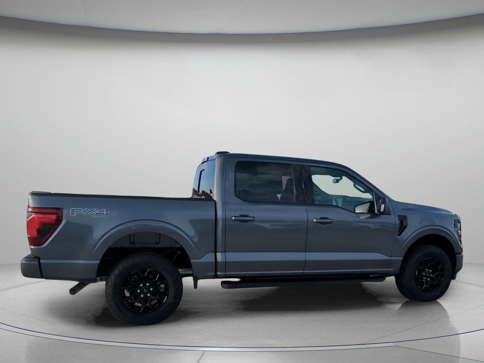 New 2026 Carbonized Gray Metallic Ford XLT image 27