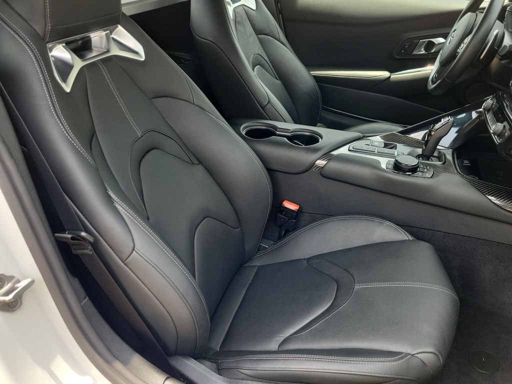 Used 2021 White Toyota 3.0 image 20