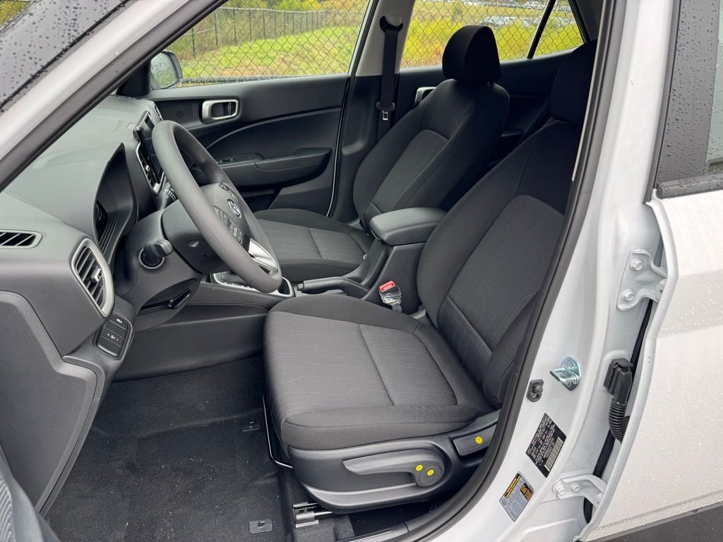 2026 Hyundai Venue SE - Photo 13