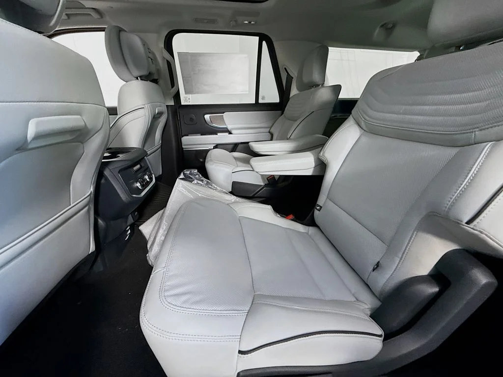 New 2026 Star White Metallic Tri-Coat Ford Platinum image 26