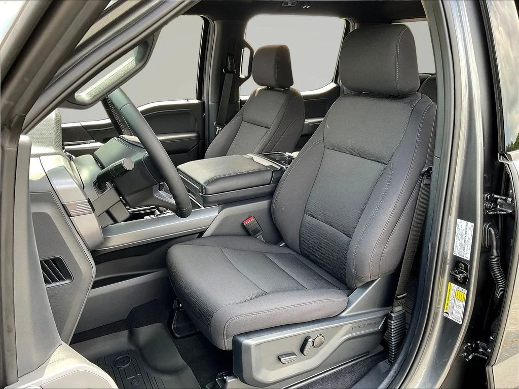 New 2026 Carbonized Gray Metallic Ford XLT image 28