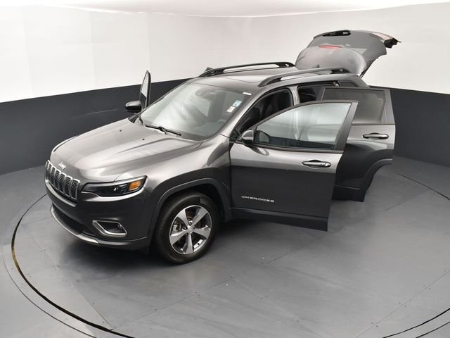 Used 2022 Gray Jeep Limited image 27