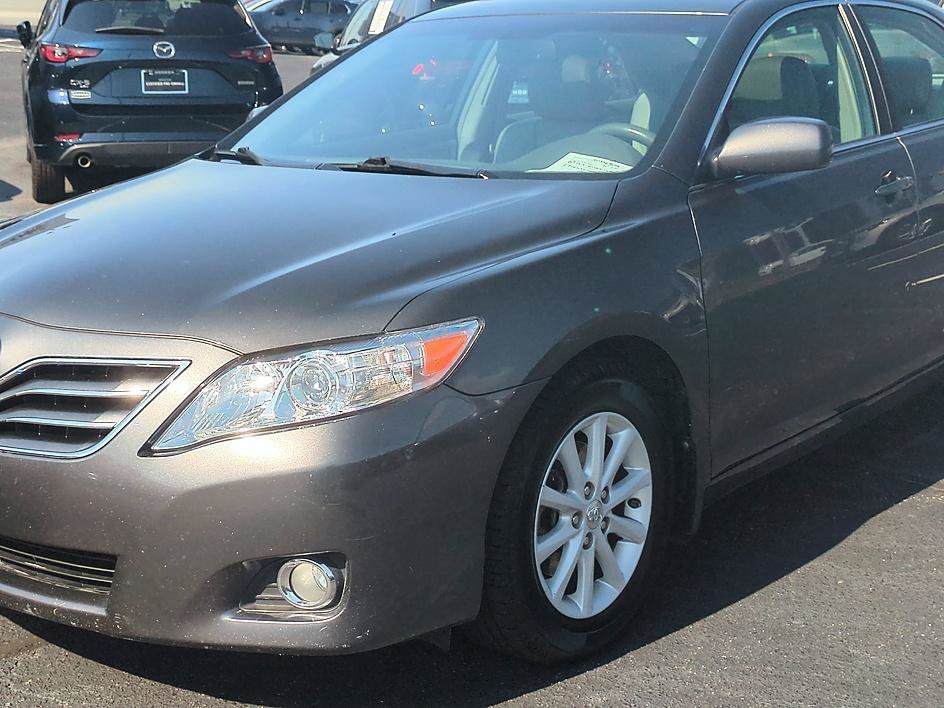 Used 2010 Magnetic Gray Metallic Toyota XLE image 9