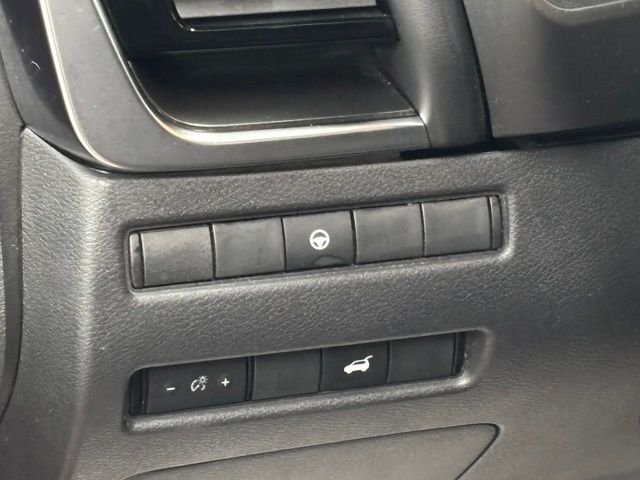 Used 2022 Red Nissan SV image 19