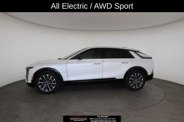 Used 2024 White Cadillac Sport image 6