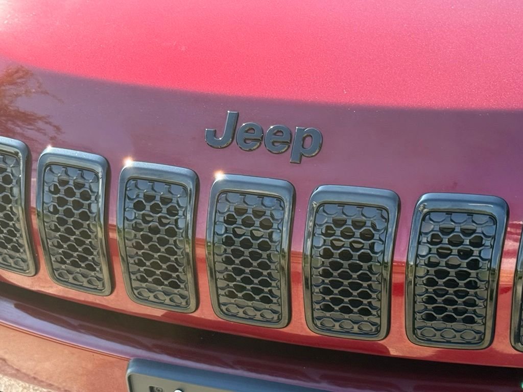 Used 2020 Red Jeep Latitude Plus image 5