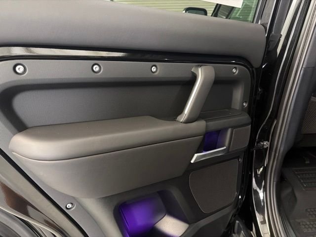 New 2026 Santorini Black Land Rover S image 13