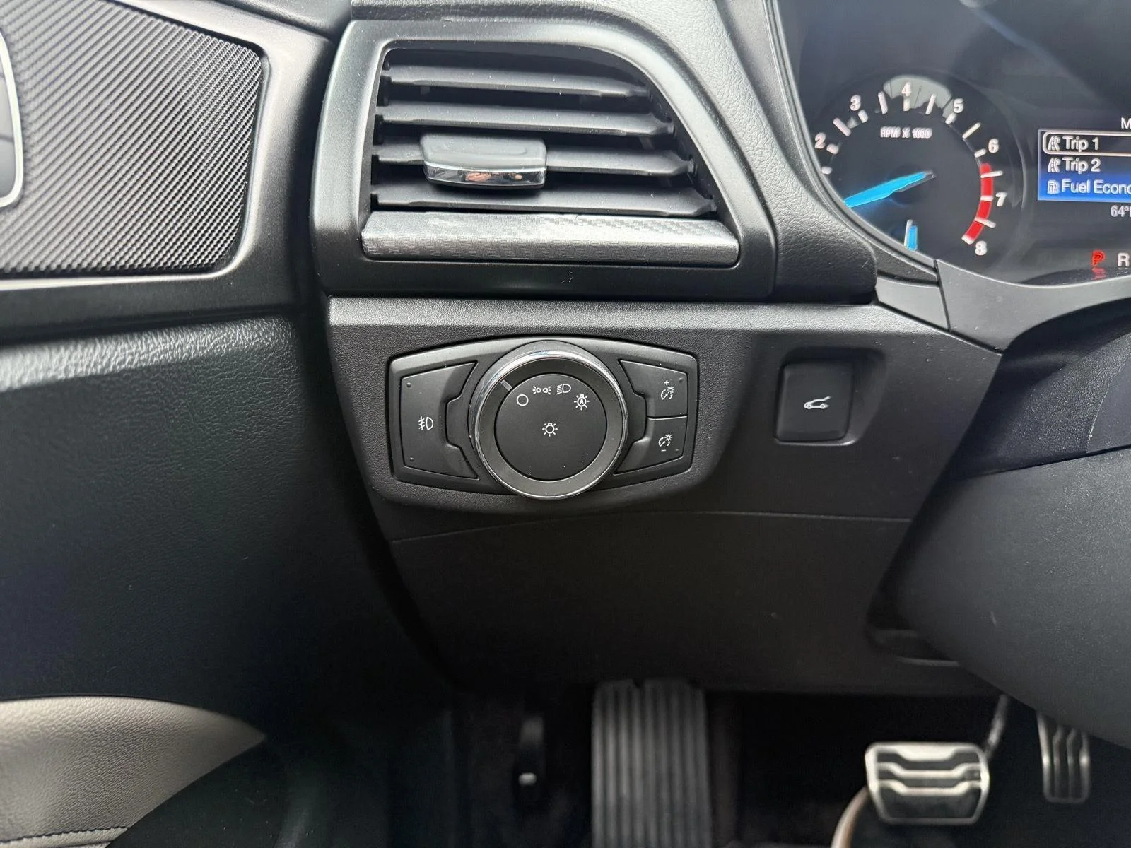Used 2017 Magnetic Ford Sport image 14