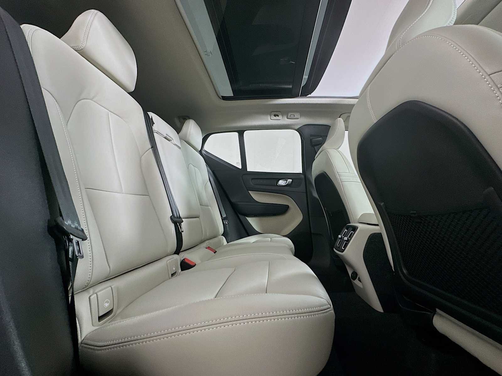 New 2026 Vapour Grey Volvo Ultra image 25