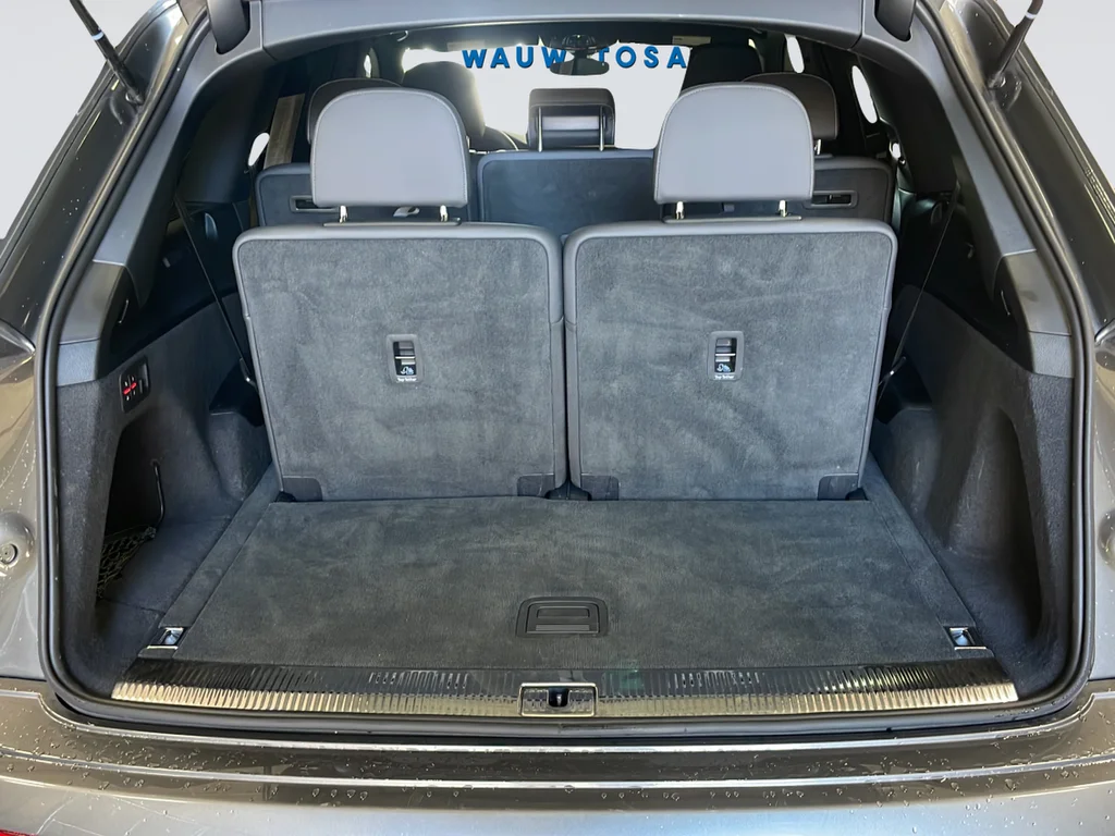 Used 2025 Gray Audi 55 Premium Plus image 35