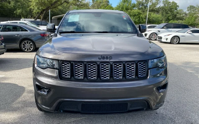 Used 2019 Gray Jeep Altitude image 8