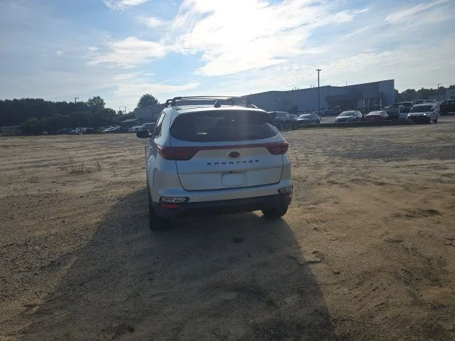 Used 2022 Silver Kia Nightfall image 8