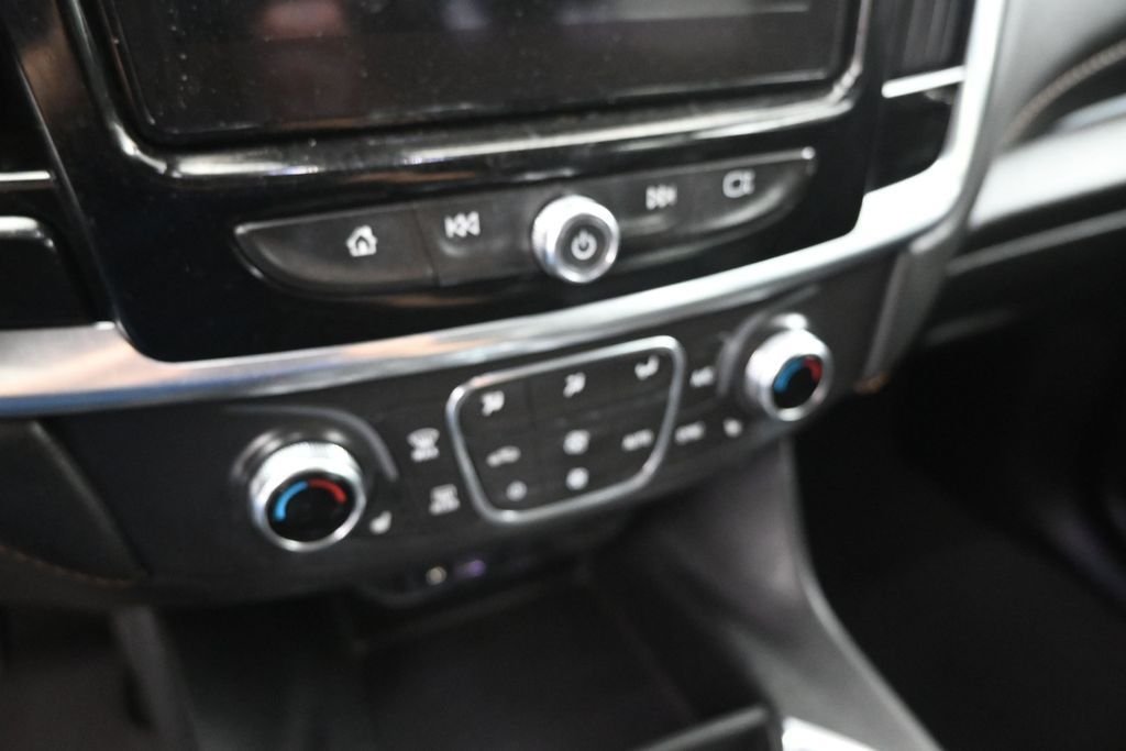 Certified Used 2020 White Chevrolet 3LT image 17