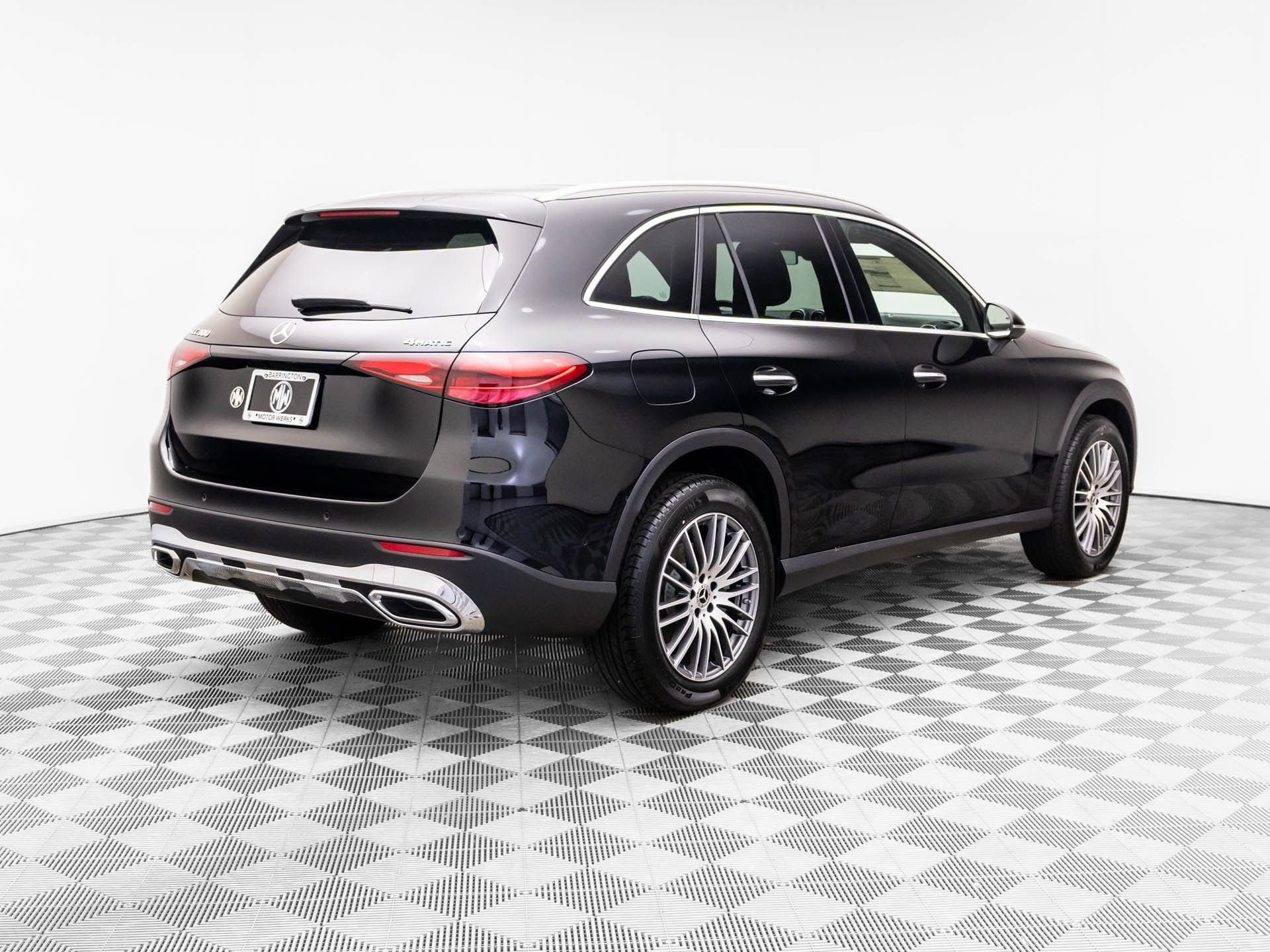 New 2026 Black Mercedes-Benz GLC 300 image 5
