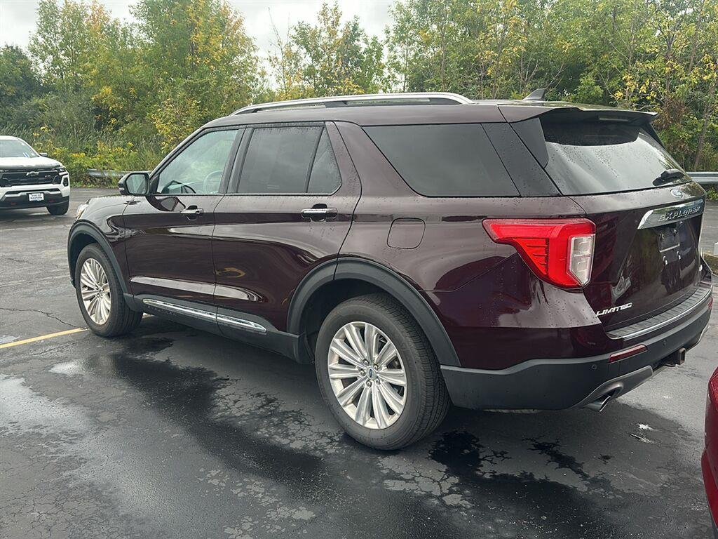Used 2022 Jewel Red Ford Limited image 4