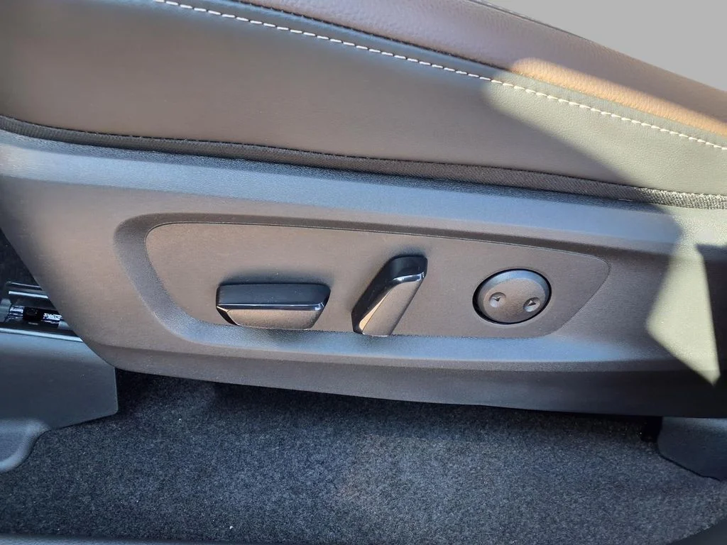 New 2026 Boulder Gray Pearl Nissan Platinum image 24