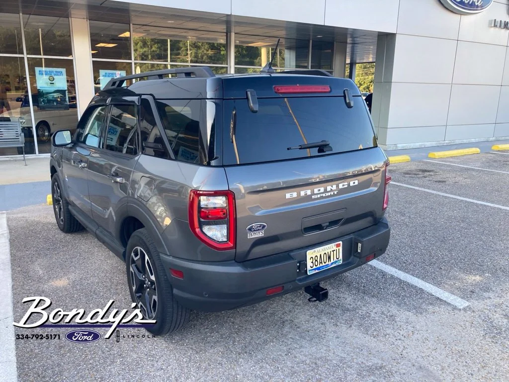 Used 2022 Gray Metallic Ford Outer Banks image 3