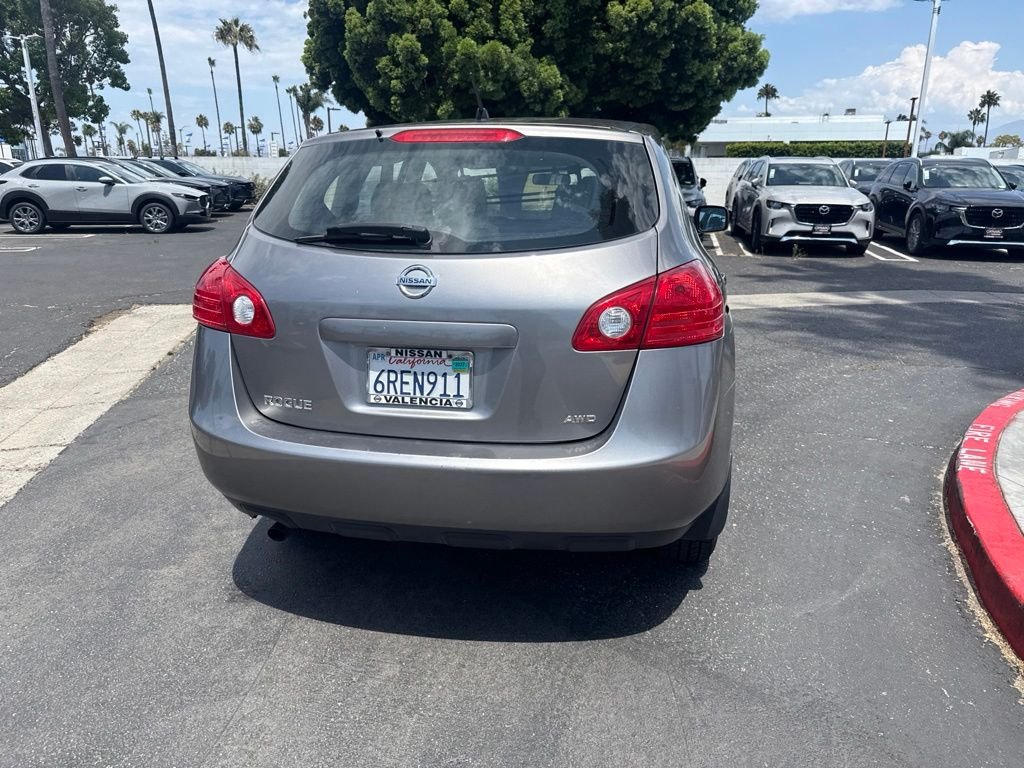 Used 2010 Black Nissan S image 19