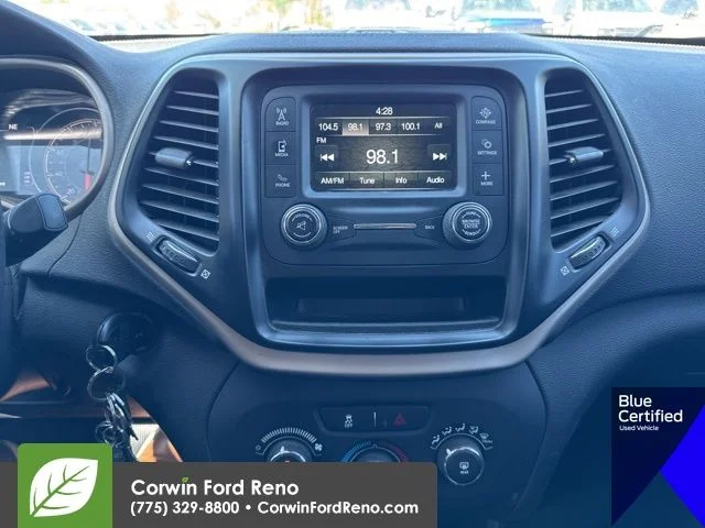 Used 2017 Bright White Clearcoat Jeep Sport image 18
