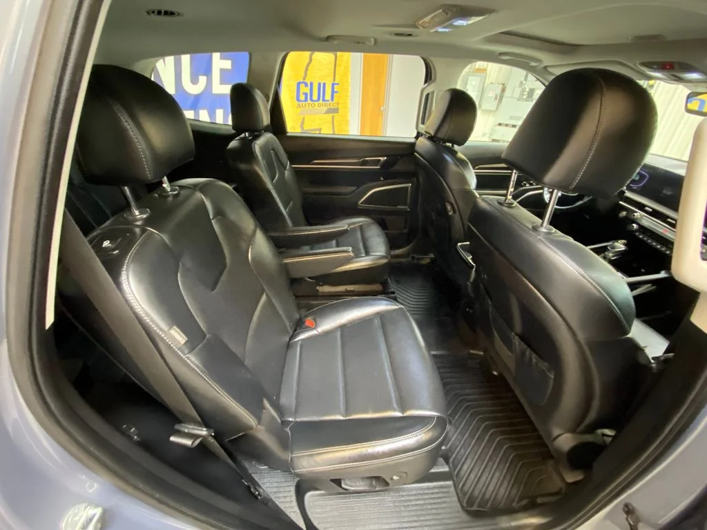Used 2025 Silver Kia S image 27