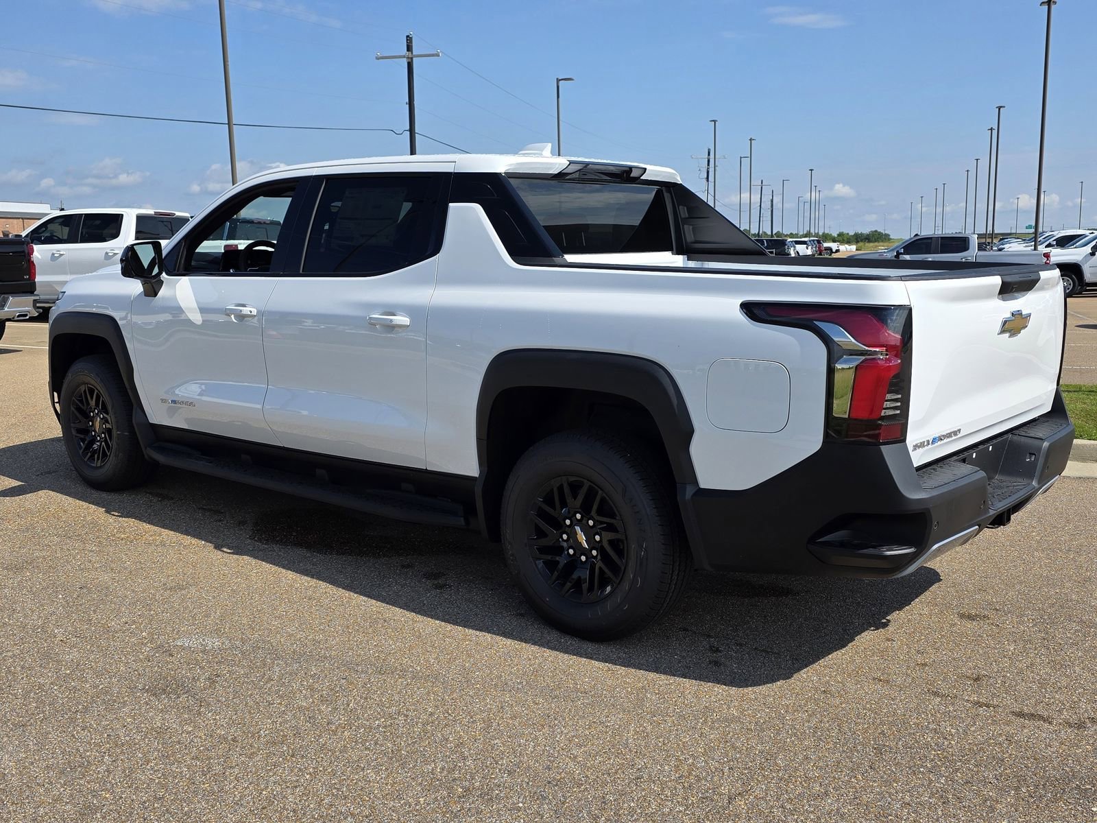 2026 Chevrolet Silverado EV LT - Photo 7