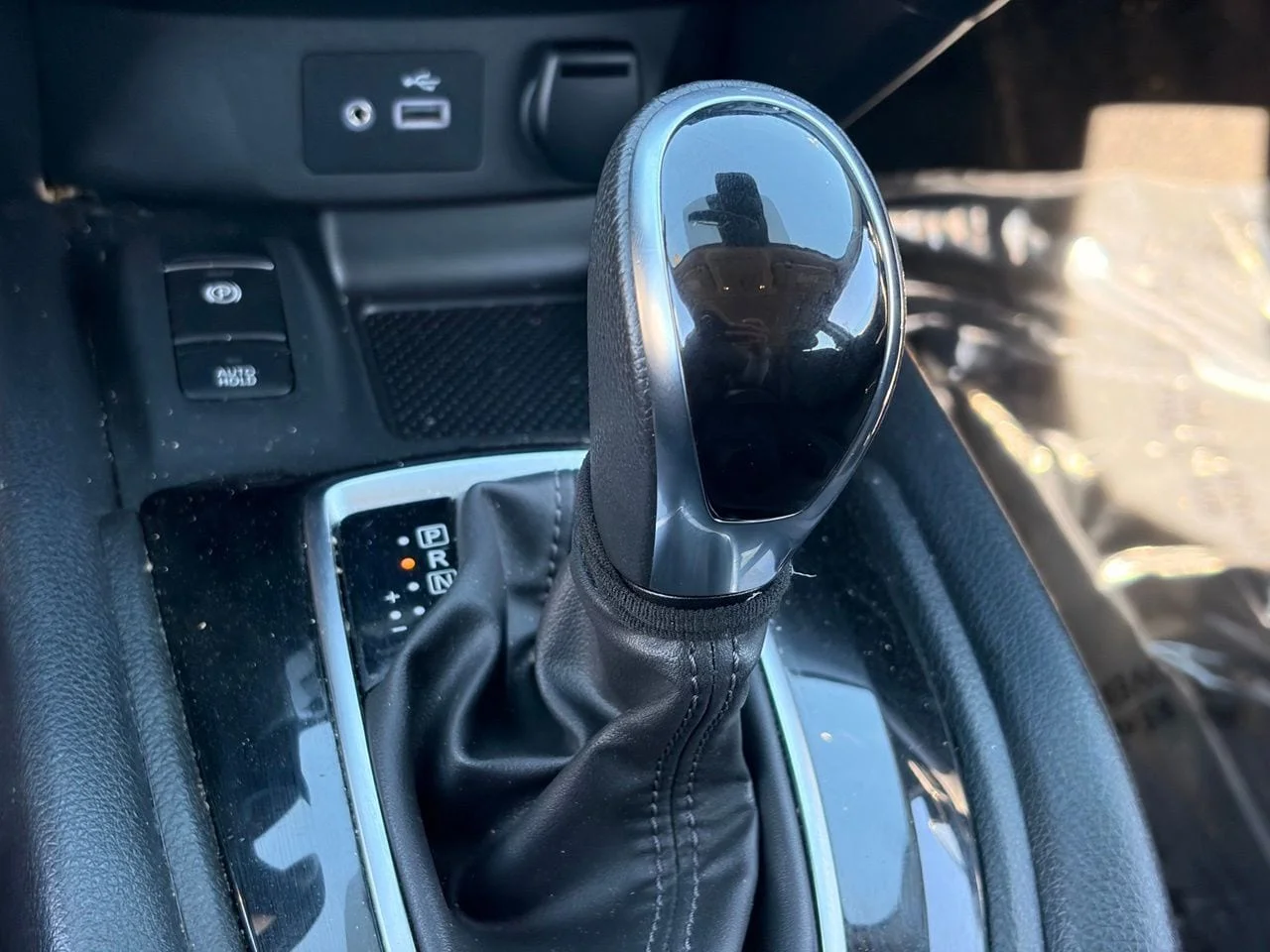 Used 2022 Gun Metallic Nissan SL image 23