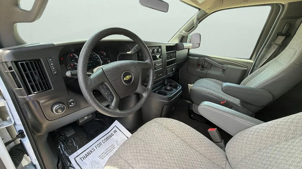Used 2025 Summit White Chevrolet 1LT image 18