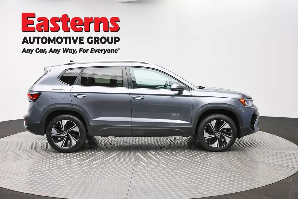 Used 2025 Gray Volkswagen 1.5T SE image 4