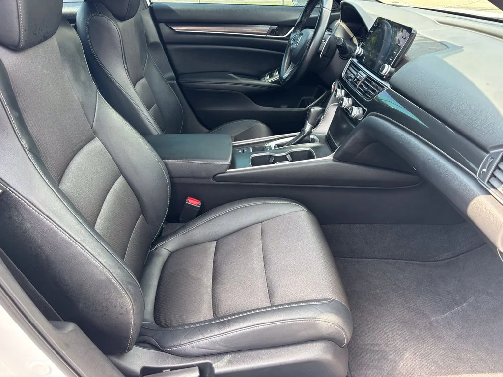 Used 2019  Honda Sport image 21