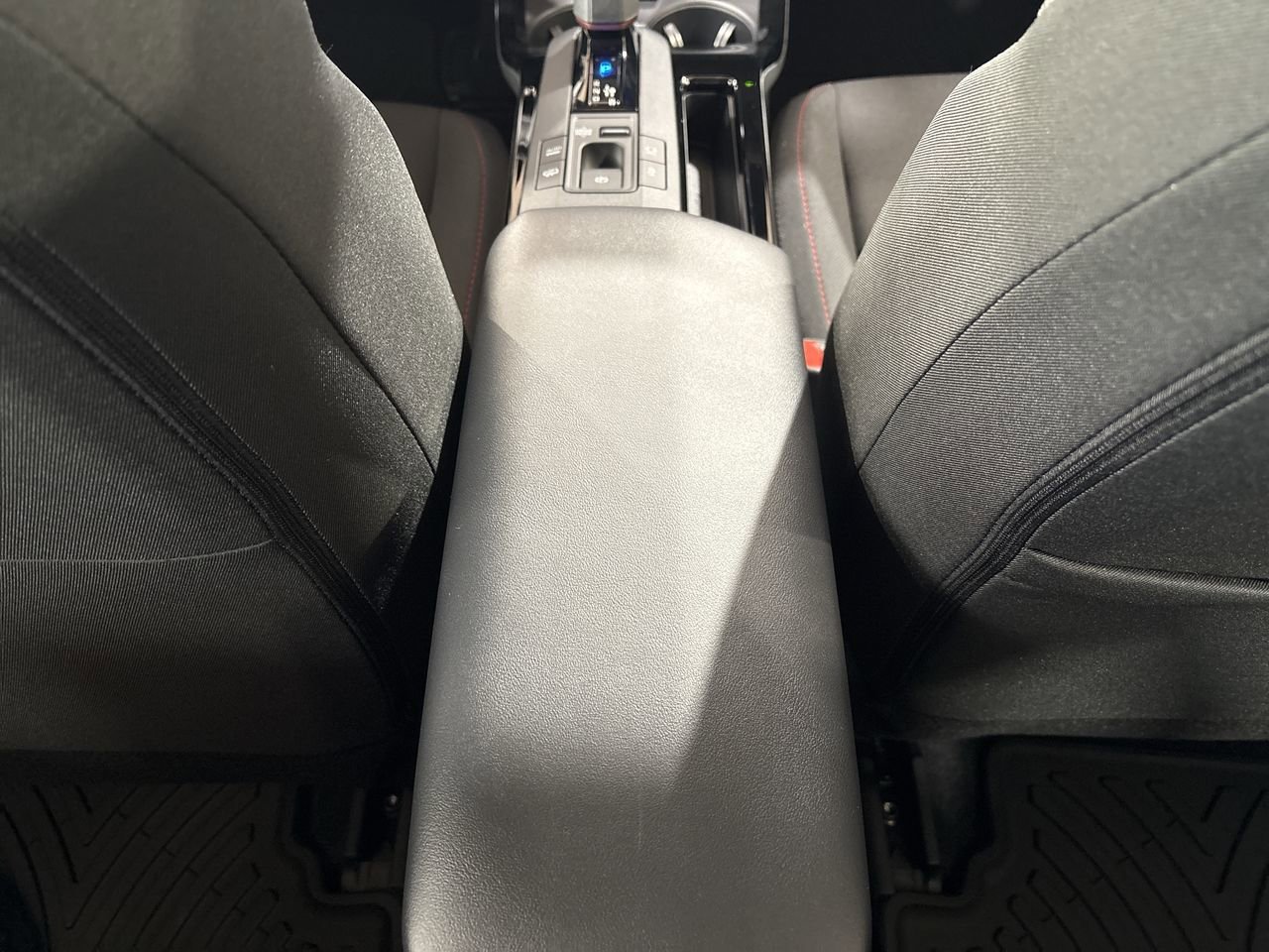 2026 Toyota Prius Plug-in Hybrid SE - Photo 22