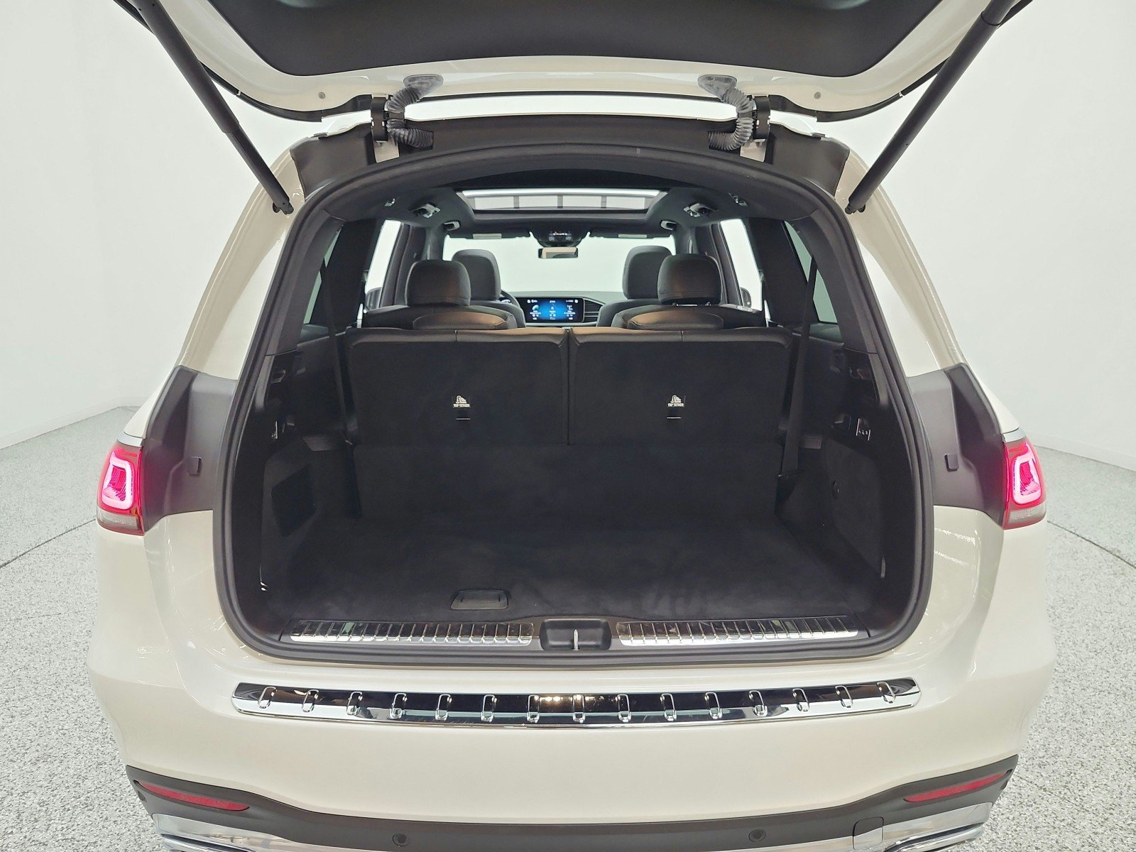 Certified Used 2023 Polar White Mercedes-Benz GLS 450 4MATIC® SUV image 19