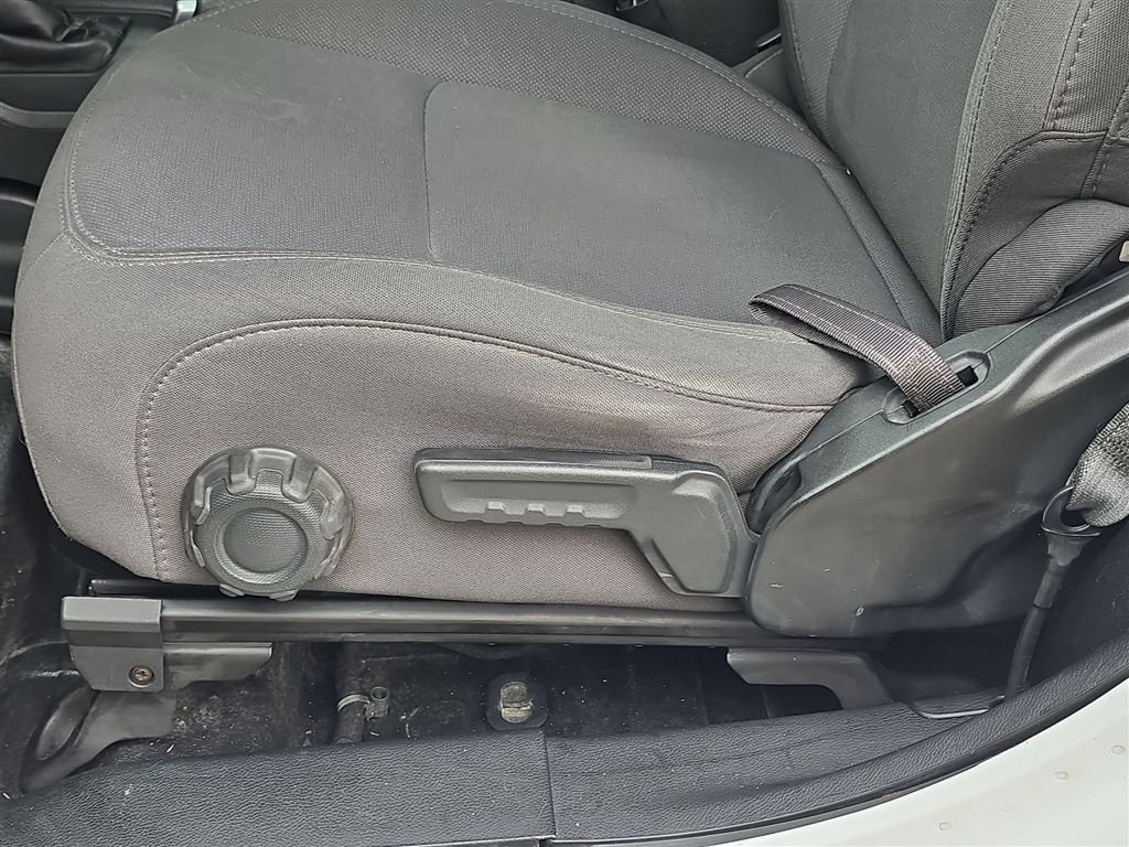 Used 2018 White Jeep Sport image 18